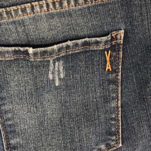 Vintage America Blue Floral Embroidered Jean Shorts - Picture 5 of 11